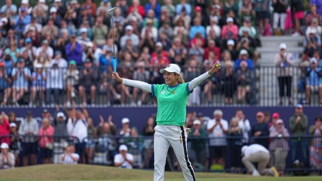 Kuwaki wins British Open on second playoff hole