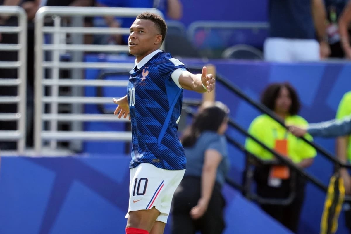 Kylian Mbappe a reacționat, după ce a devenit cel mai bun marcator din istoria naționalei Franței