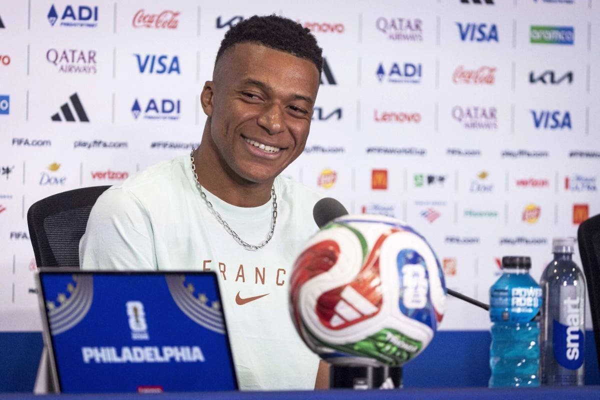 Kylian Mbappe admite că a fost ofertat recent » Cine e cel mai bun jucător din lume și ce crede desp