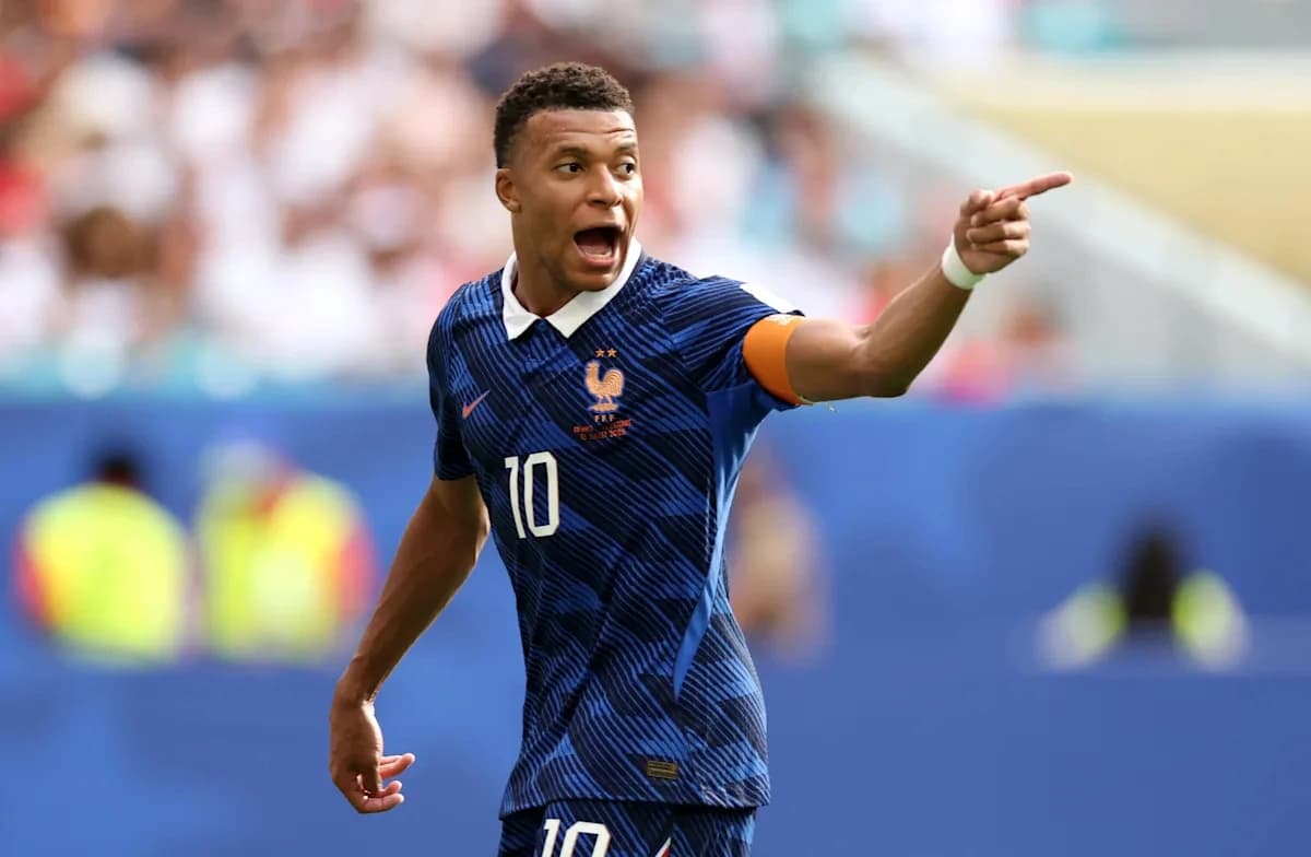 Kylian Mbappé passes Lionel Messi for World Cup all-time goals lead