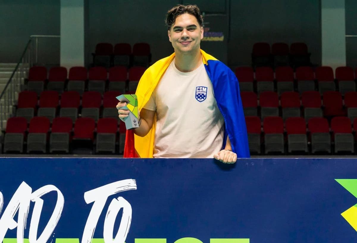 La 25 de ani, antrenorul Alex Moise vrea să scrie istorie cu CSM București în EHF Youth Club Trophy: