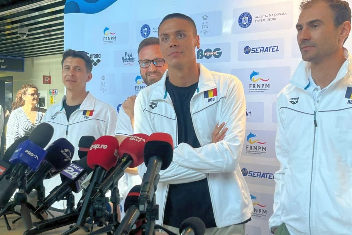 La întoarcerea în țară, David Popovici și-a dezvăluit „secretul” succesului: „Enorm de multă muncă ș