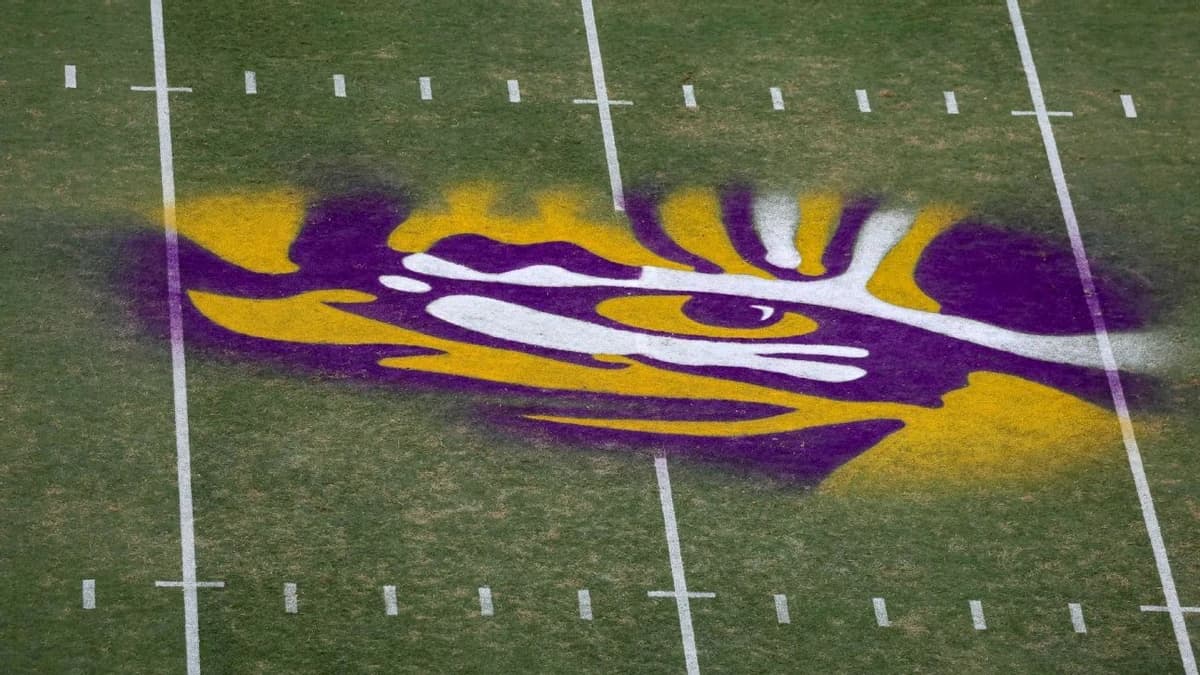 La. judge clears pro athletes to return to LSU