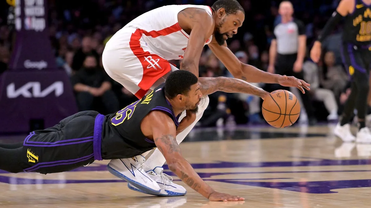 Lakers coach JJ Redick cites private conversation as team wins again