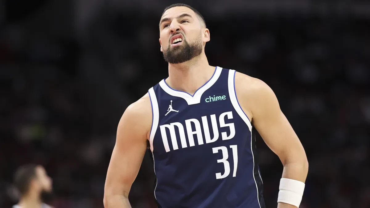 Lakers fans get first look at Klay Thompson starting next to Luka Doncic
