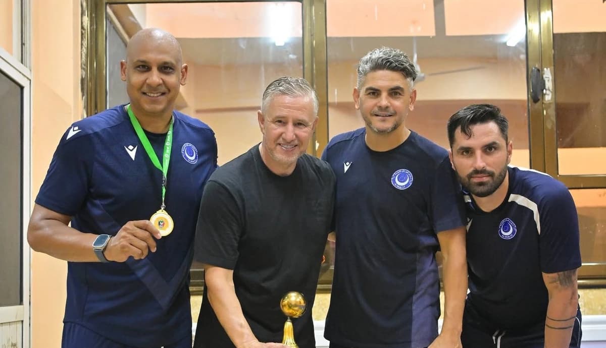 Laurențiu Reghecampf, performanță rară! A ieșit campion în două țări diferite, la o lună distanță