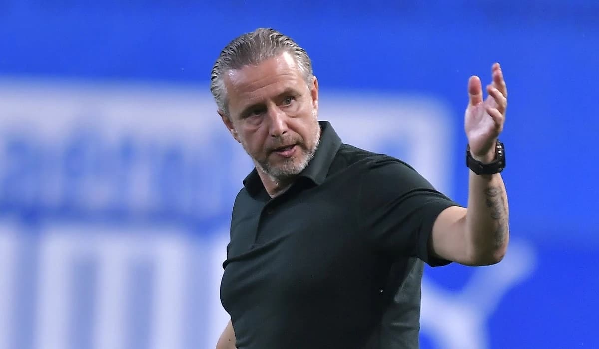 Laurențiu Reghecampf, pus la zid în Tunisia după revenirea la FCSB: „Nu e antrenorul potrivit pentru