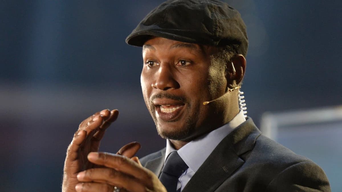 Lennox Lewis: 'Great' champion Oleksandr Usyk is a worthy successor - 'He's done it all. He's sacrif