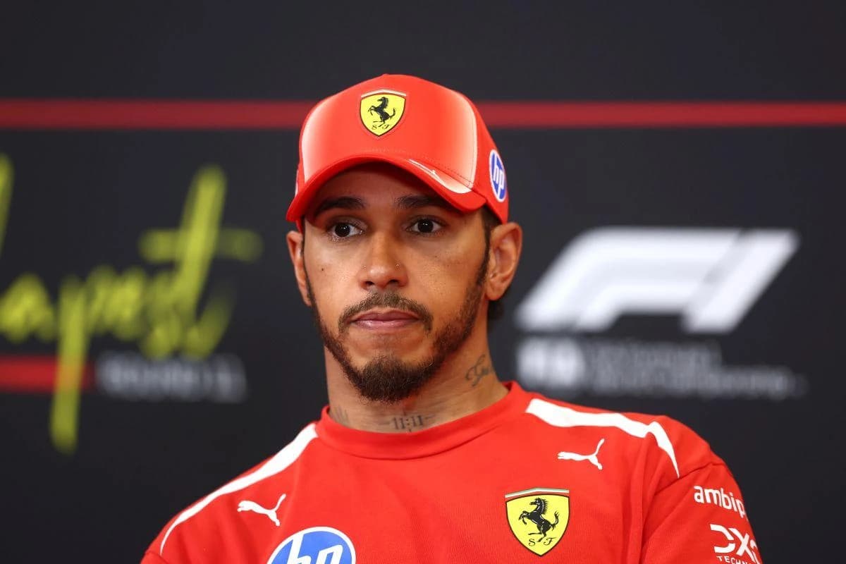 Lewis Hamilton este convins că a pierdut un loc pe podium din cauza Ferrari