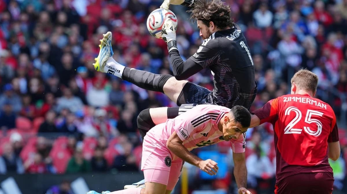 Lionel Messi has 3 goal contributions to become fastest to 100 as Inter Miami tops Toronto 4-2