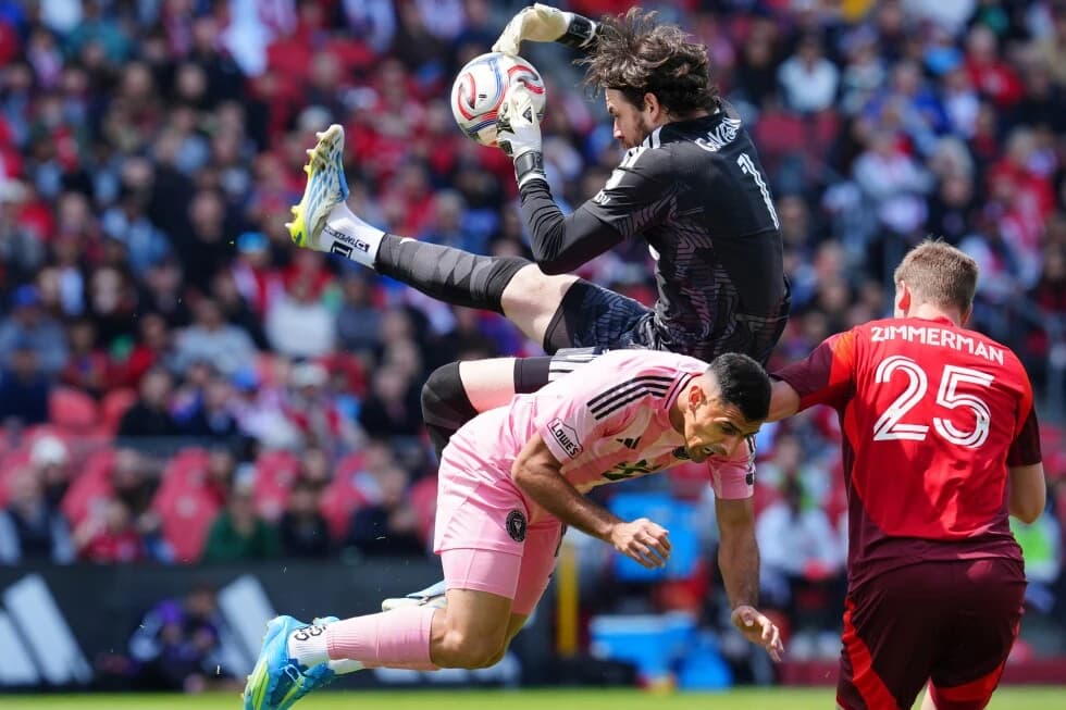 Lionel Messi has 3 goal contributions to become fastest to 100 as Inter Miami tops Toronto 4-2