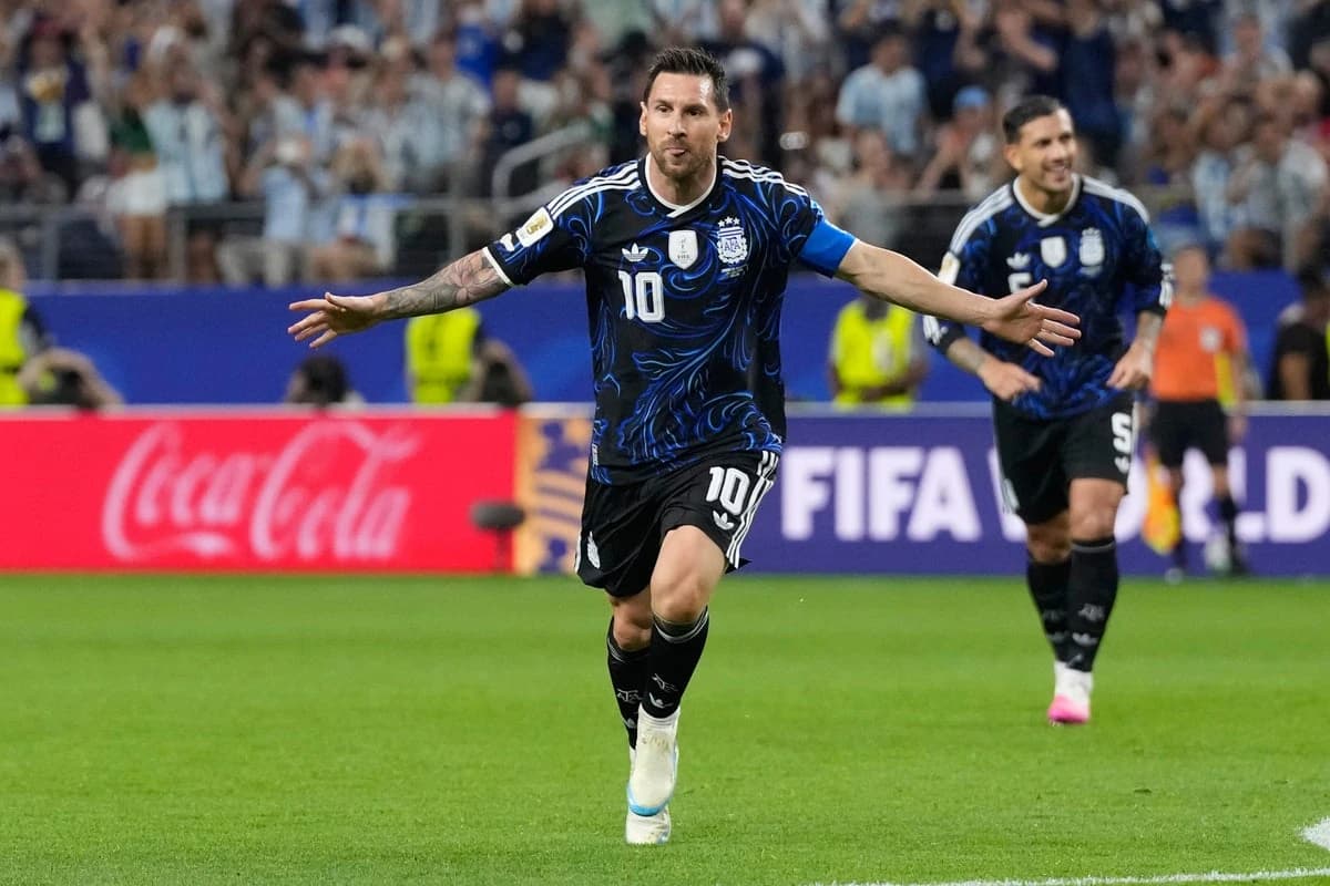 Lionel Messi makes more World Cup history as Argentina ease past Jordan