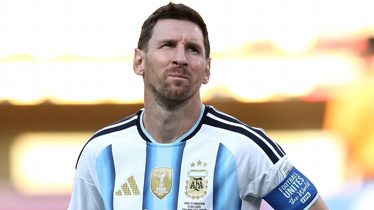 Lionel Messi thanks Argentina, says pain from loss 'immense'
