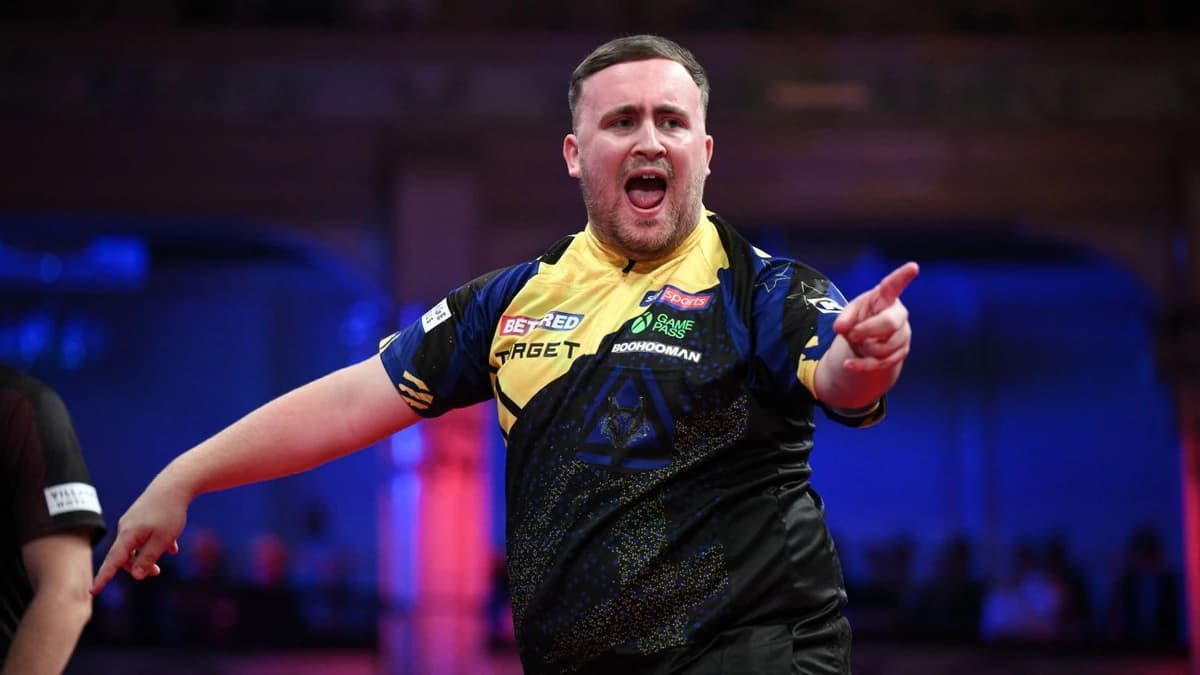 Littler crushes Price to defend Matchplay title
