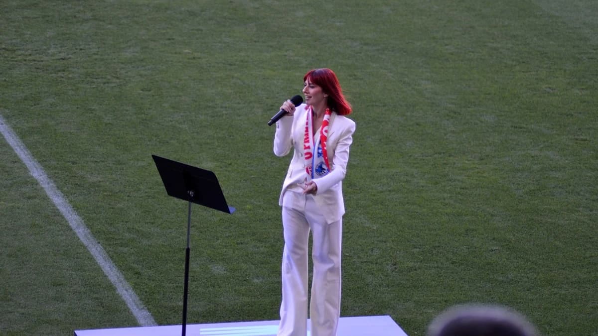 LIVE / UTA Arad – Corvinul, LIVE VIDEO în SuperLiga, etapa 6. Lidia Buble, concert înainte de start