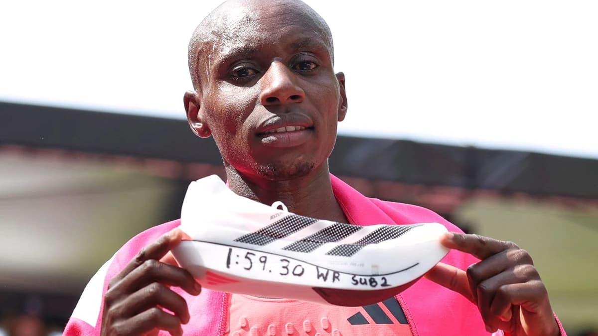 London Marathon 2026: Sabastian Sawe becomes first man to run marathon under two hours with stunning