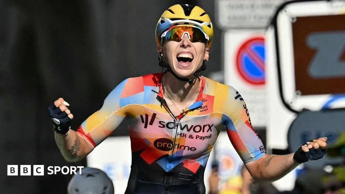 Lorena Wiebes sprints to Tour de France Femmes stage one win