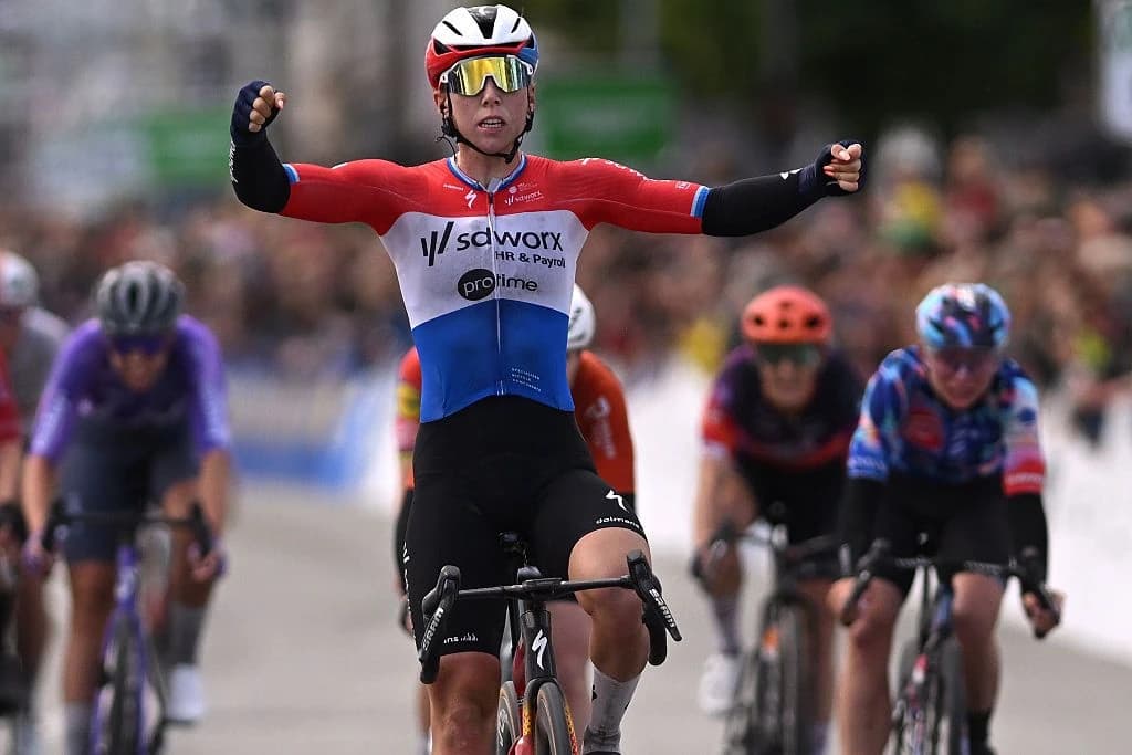 Lorena Wiebes warms up for the Tour de France Femmes sprints with stage clean sweep and GC victory a