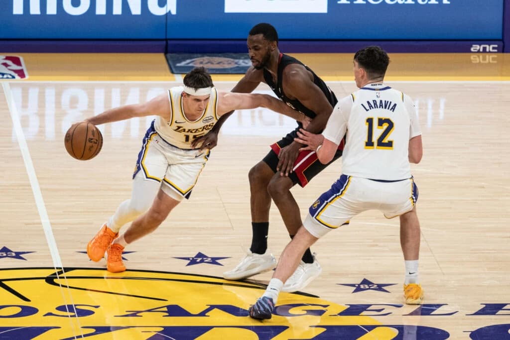 Los Angeles Lakers, vândut lui Josh Kushner și Bob Iger pentru 12,5 miliarde de dolari, record în NB