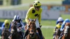 Loughnane, 20, wins 2,000 Guineas on Bow Echo