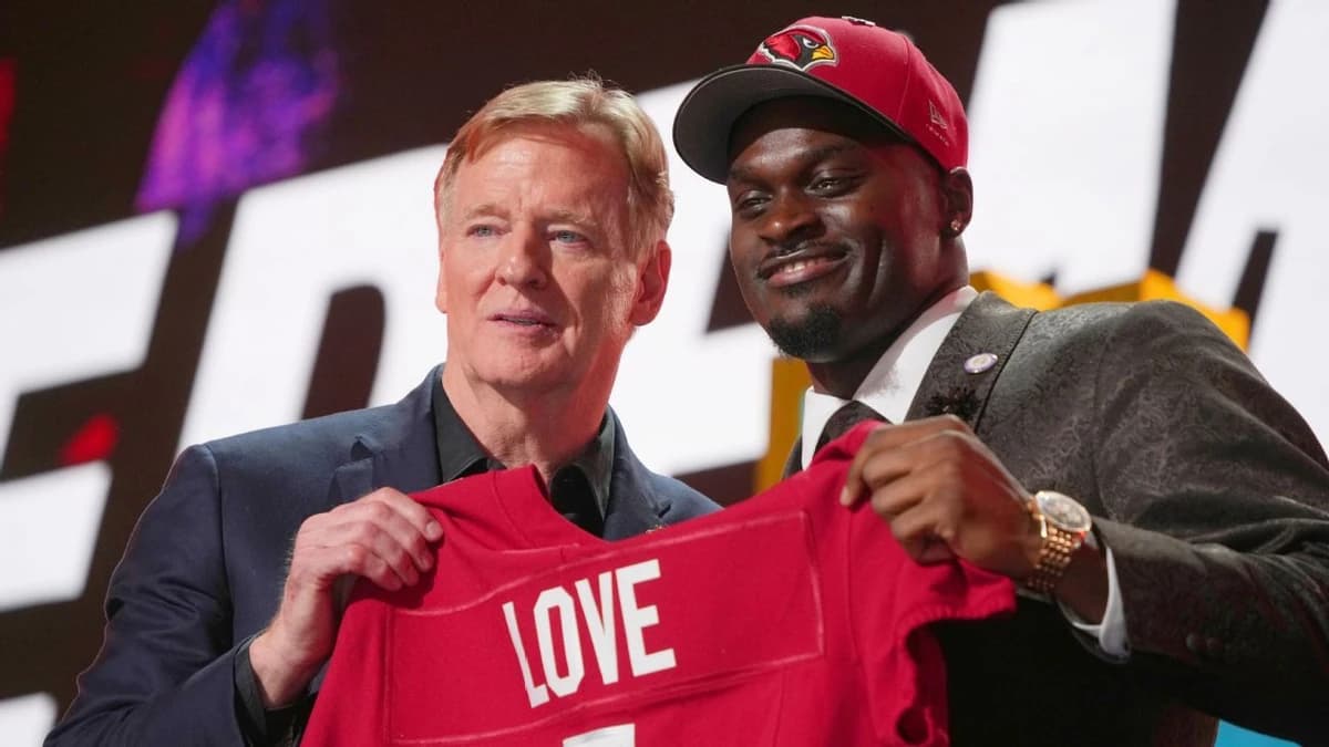 Love favored for ROY, followed by Tate, Mendoza