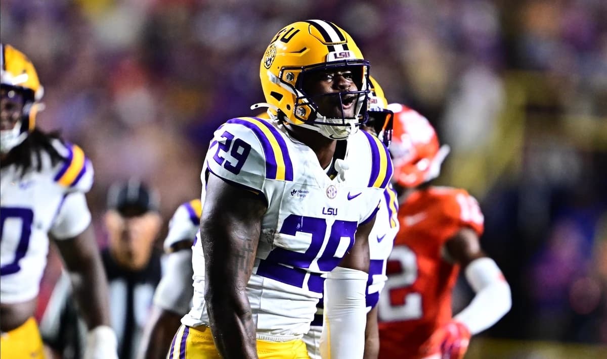 LSU rises, Michigan drops out of Week 1 college football AP Top 25 Poll