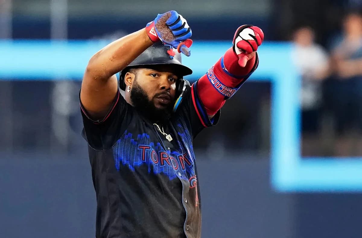 Luis Urías hits tiebreaking single in 8th inning as Blue Jays beat slumping Cardinals 3-1