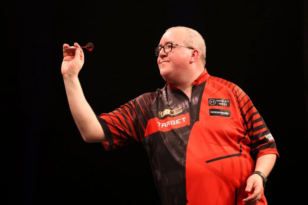 Luke Humphries beats Luke Littler but Stephen Bunting takes nightly win