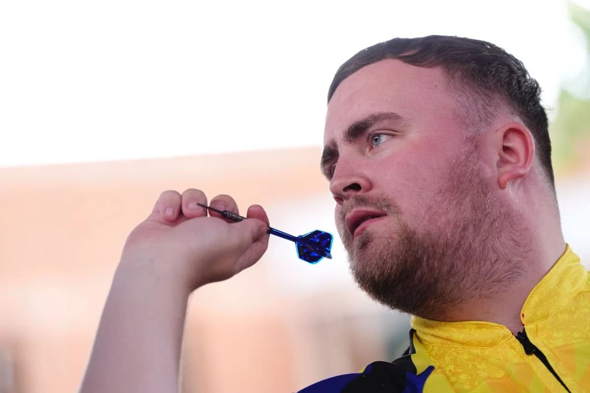 Luke Littler clean sweep bid thwarted before Ross Smith triumphs in Amsterdam