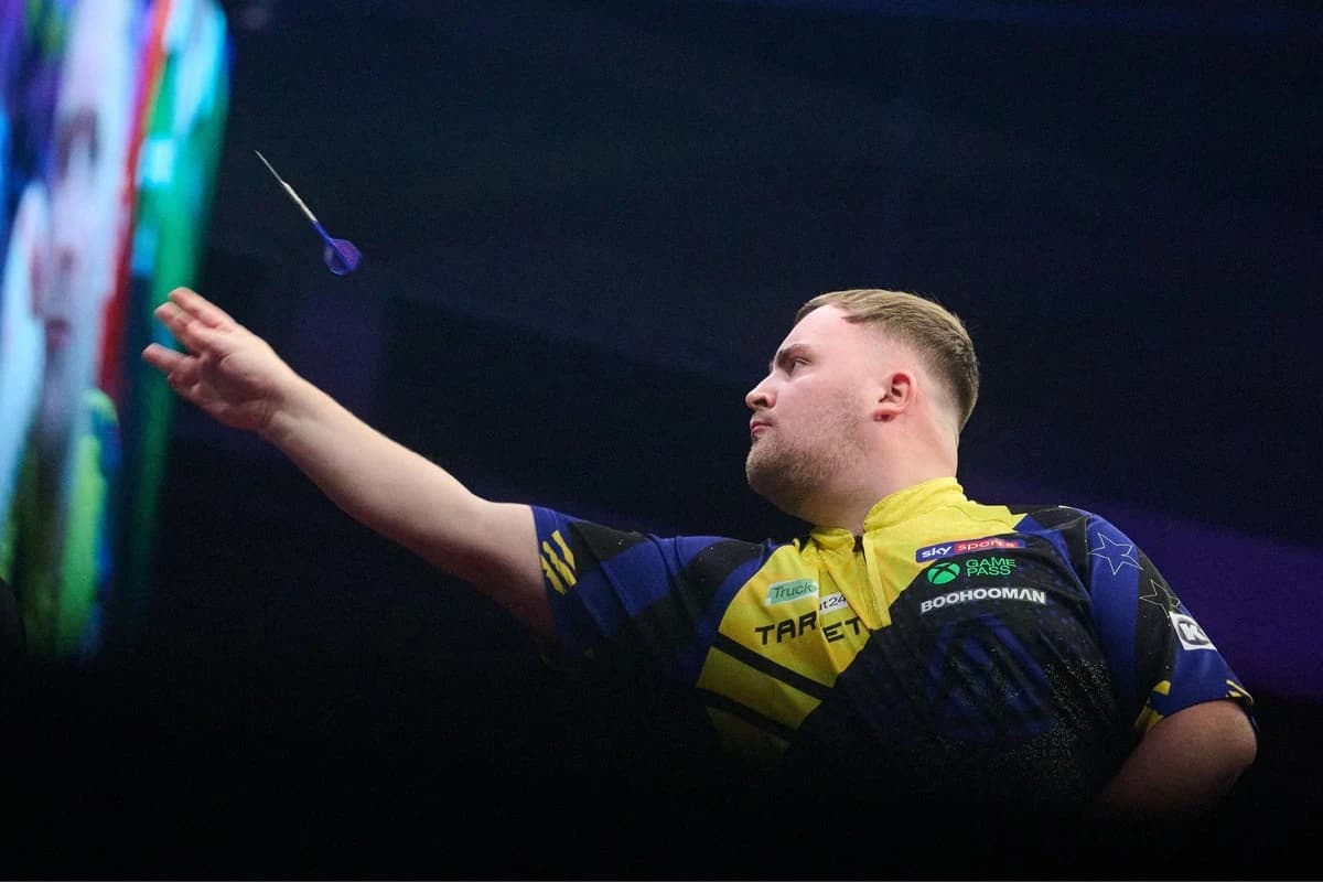 Luke Littler hopes of winning set of majors ended as Ross Smith wins in Dortmund