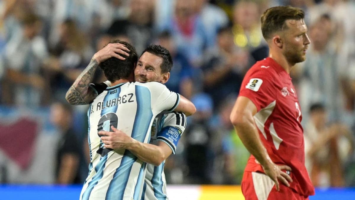 Magic from Álvarez, not Messi, sees Argentina thro...