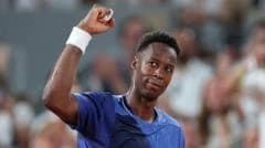 'Magician' Monfils exits final French Open