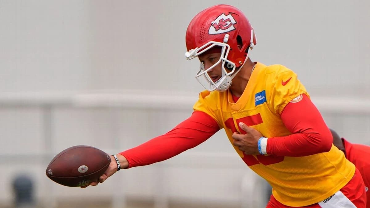 Mahomes fully cleared for camp, feeling 'amazing'
