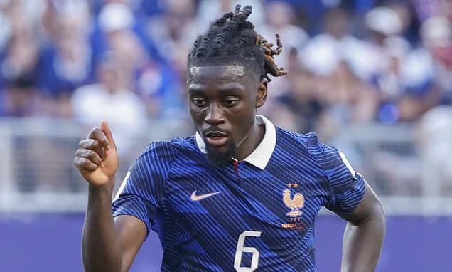 Man United hold talks with representatives of France star Manu Kone as they look for third midfield