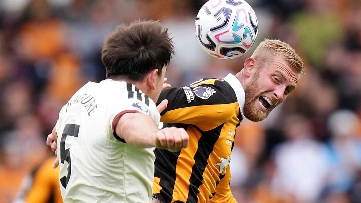 Man United shocked by Hull loss in EPL opener