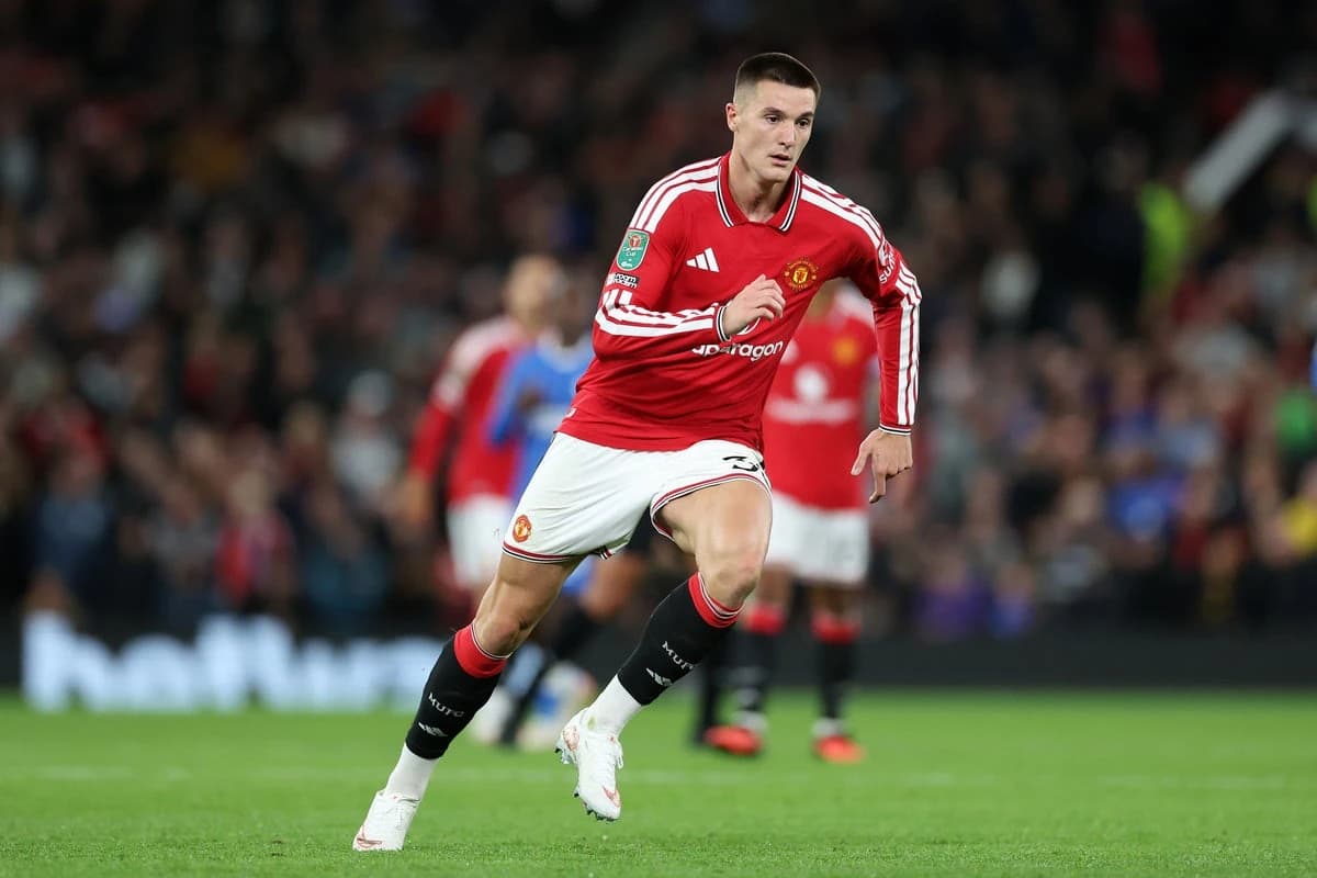 Man United striker Benjamin Sesko sends message to fans after latest injury setback