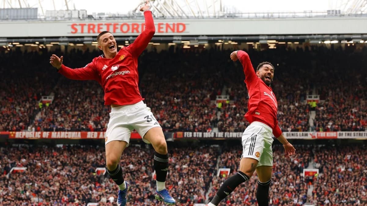 Man United vs Liverpool LIVE: Latest updates from ...