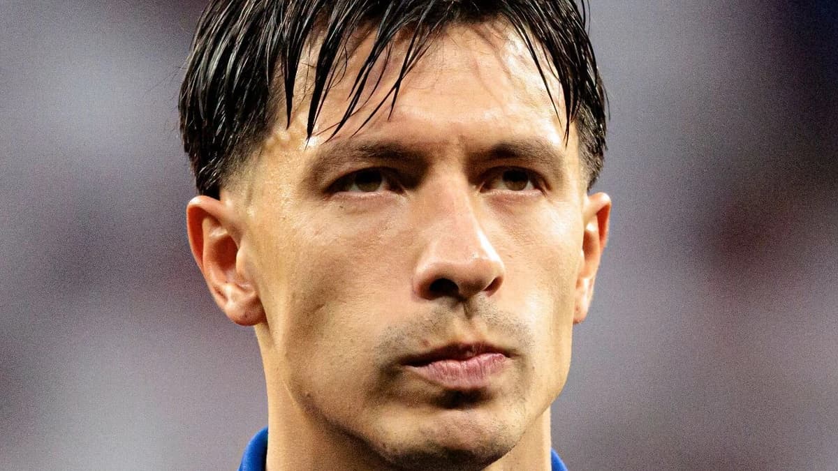 Man Utd's Martínez sorry for post-match outburst