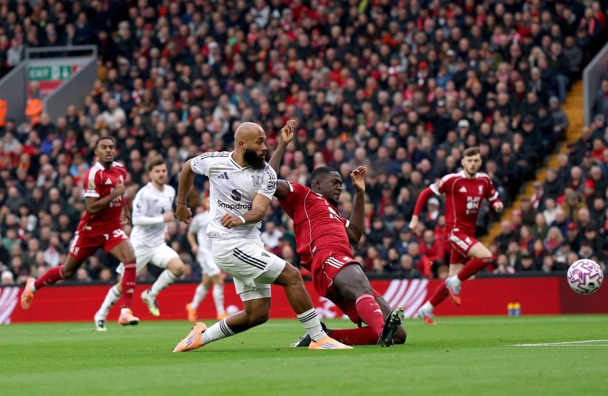 Manchester United - Liverpool, exclusiv pe VOYO (17:30). Istoria unui derby perfect