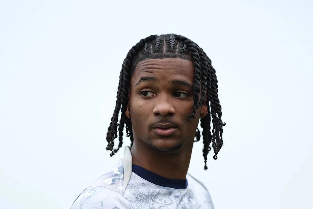 Manchester United sign 18-year-old Tynan Thompson from Tottenham