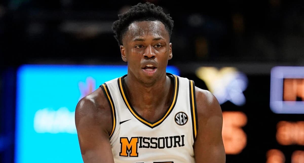 Mark Mitchell transferring to Kentucky: Wildcats land former Missouri big man after court allows fif