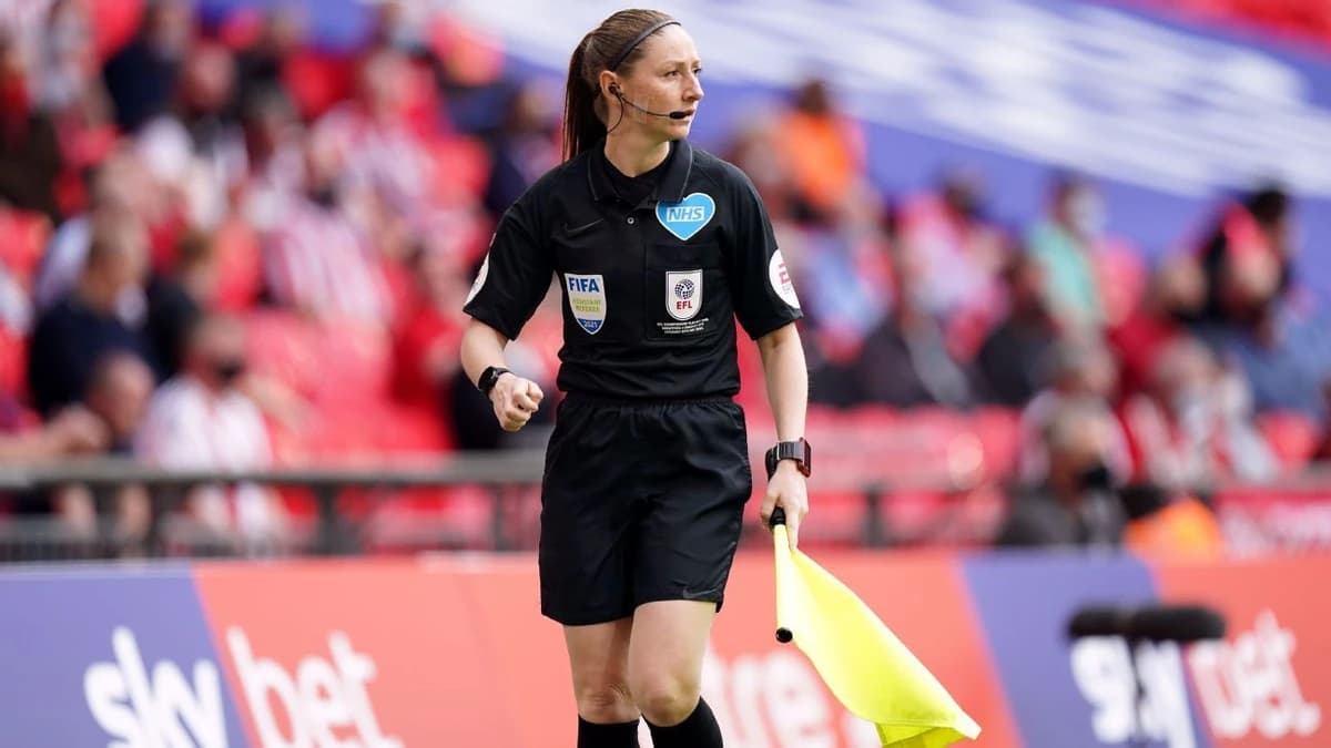 Massey-Ellis to retire for new FA refereeing job