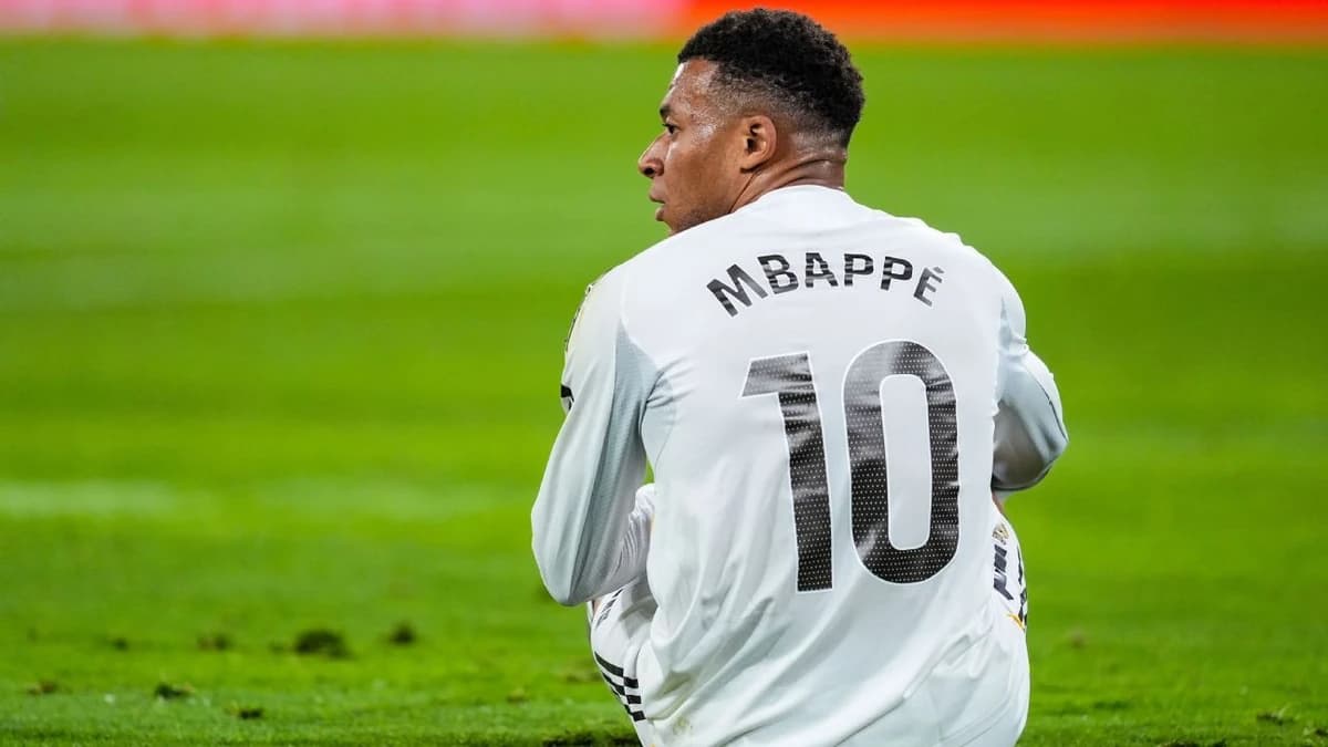 Mbappé ruled out of Clásico as Barça seek title