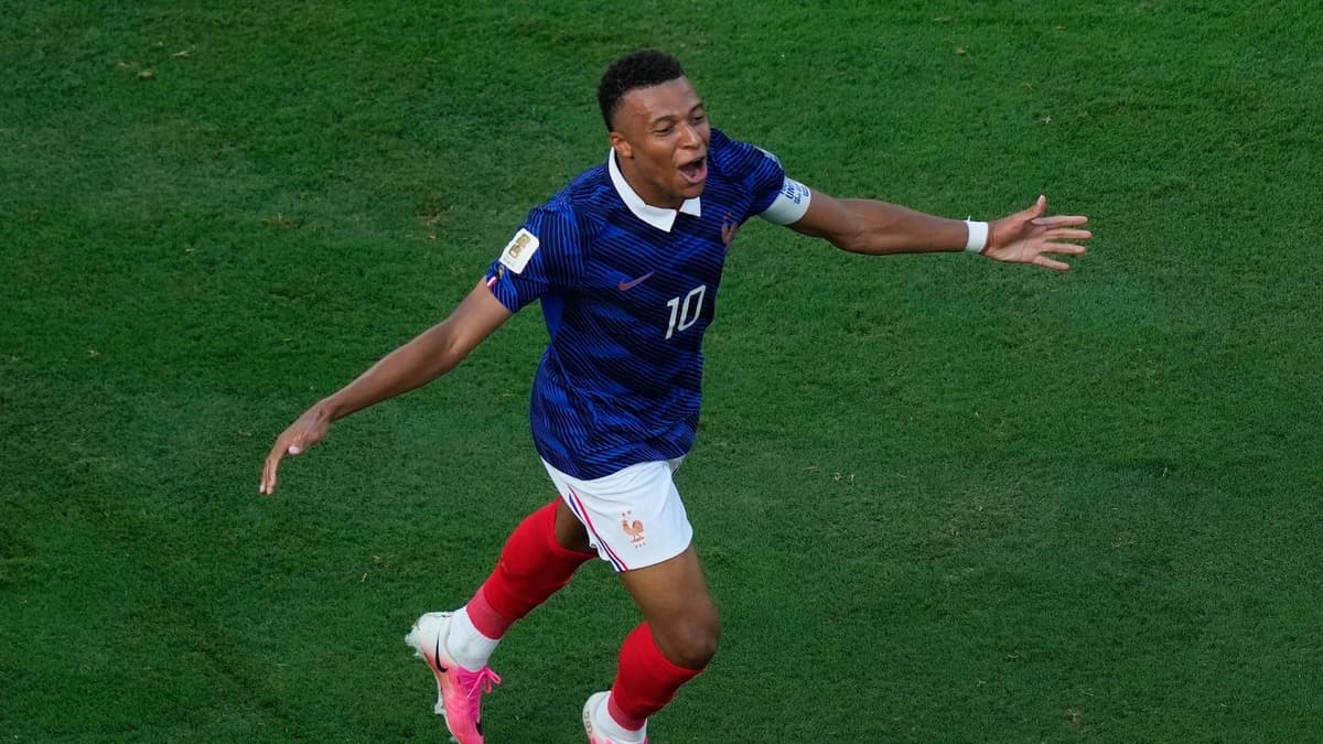 Mbappé scores twice to tie Messi for World Cup lead with 6 goals, France beats Sweden 3-0 - ABC News