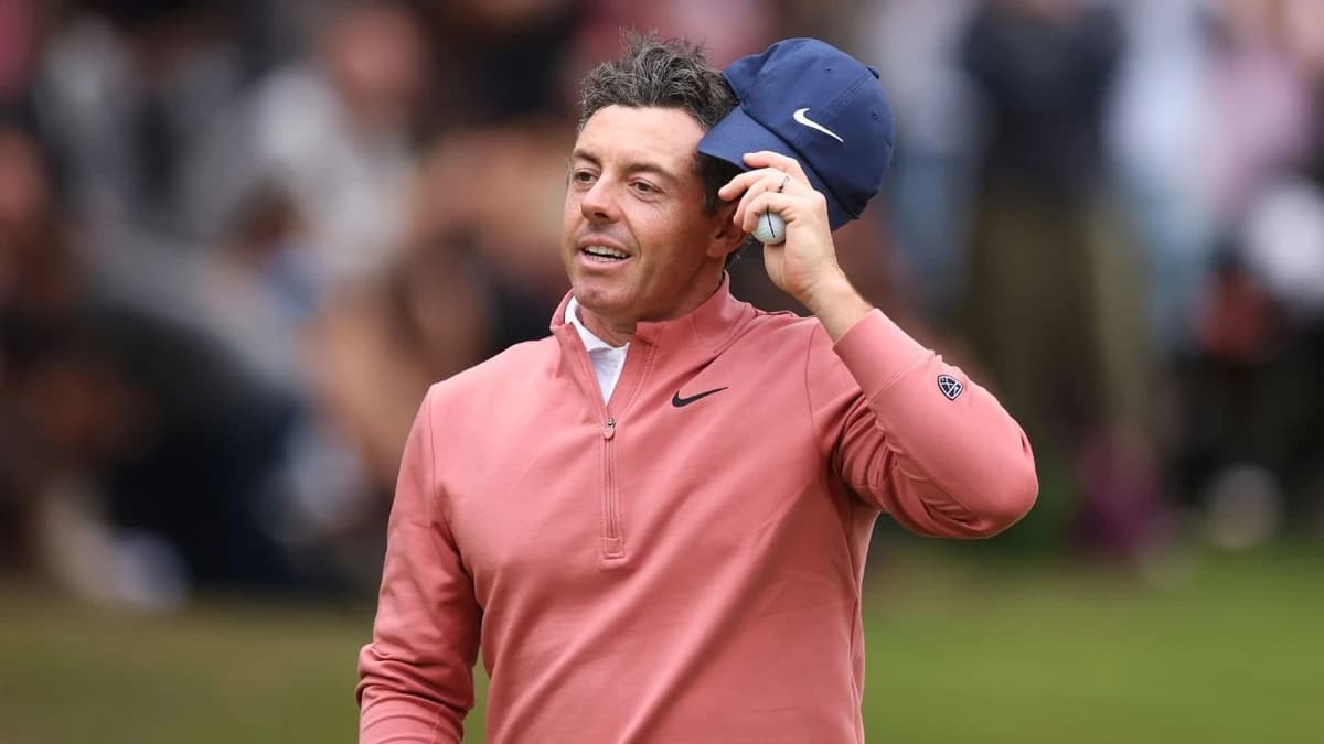 McIlroy finishes with eagle, two off Wentworth lead