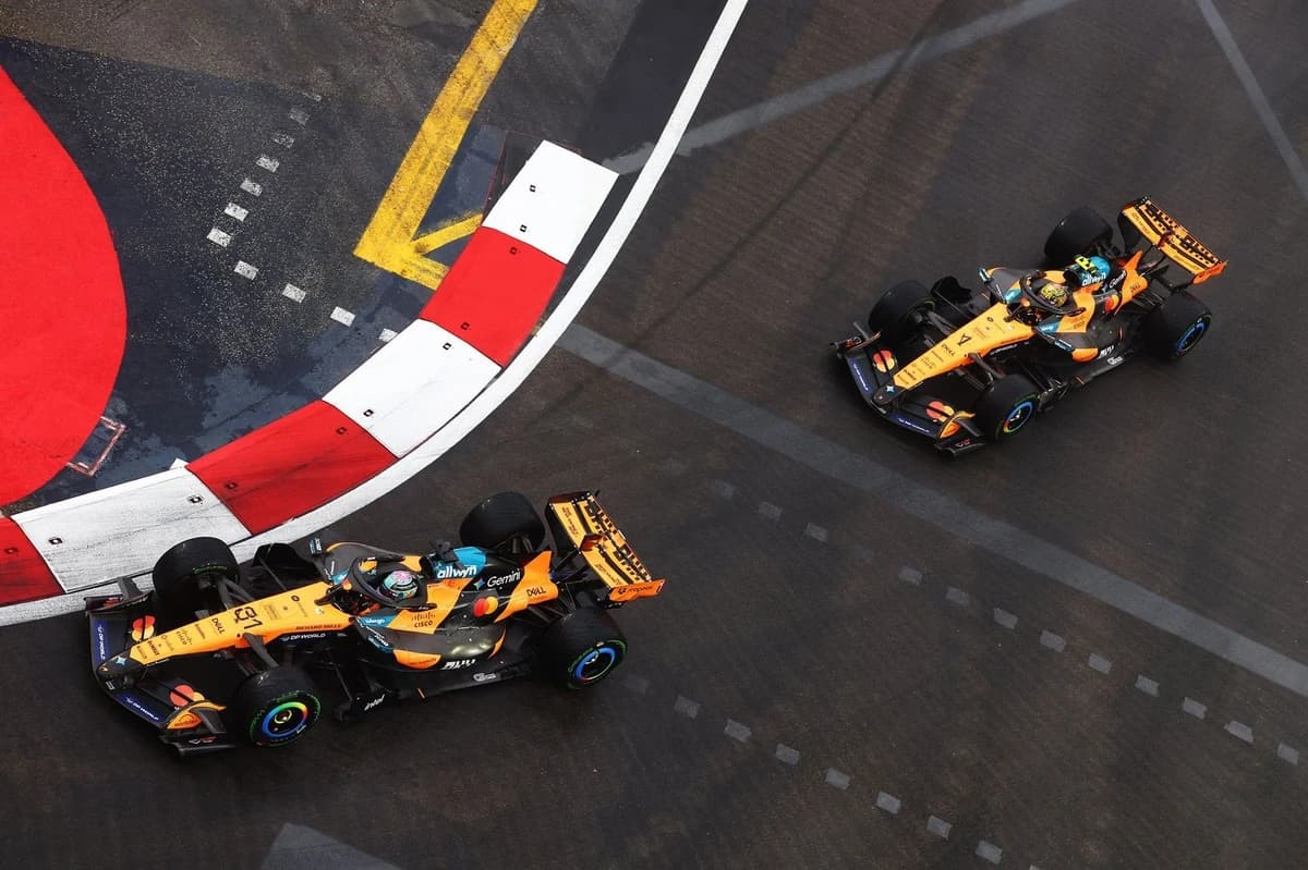 McLaren to talk internally after "simply not acceptable" Norris-Piastri clash