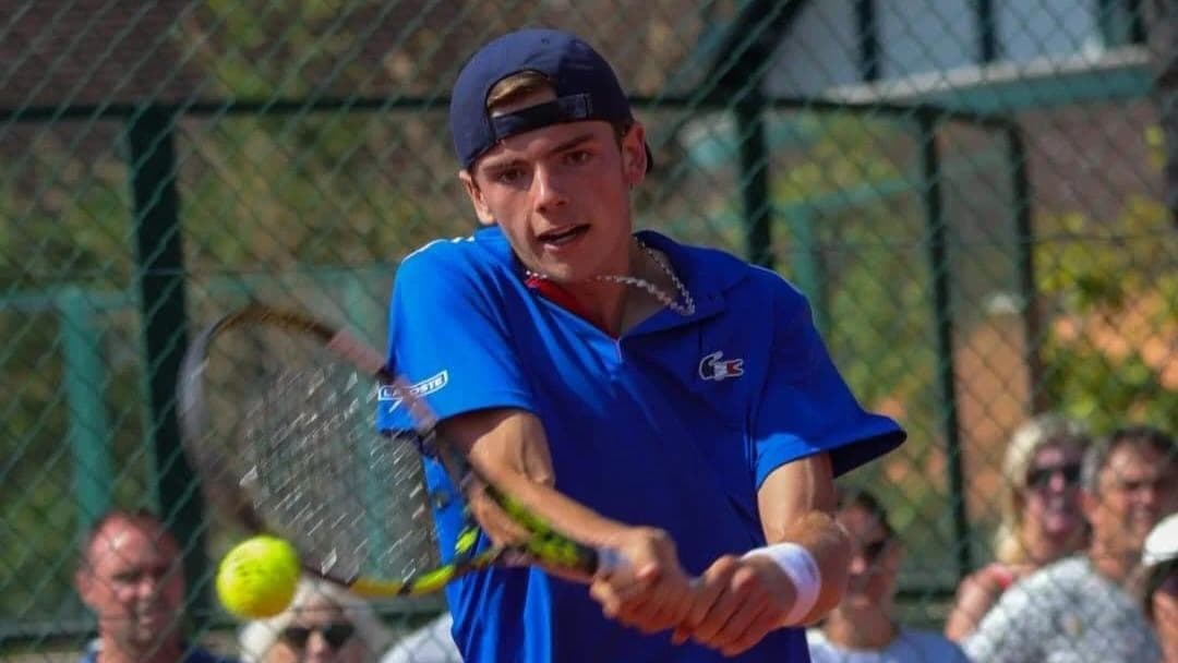 Men’s Tennis Inks Former France Junior National Team Selection Evan Simon