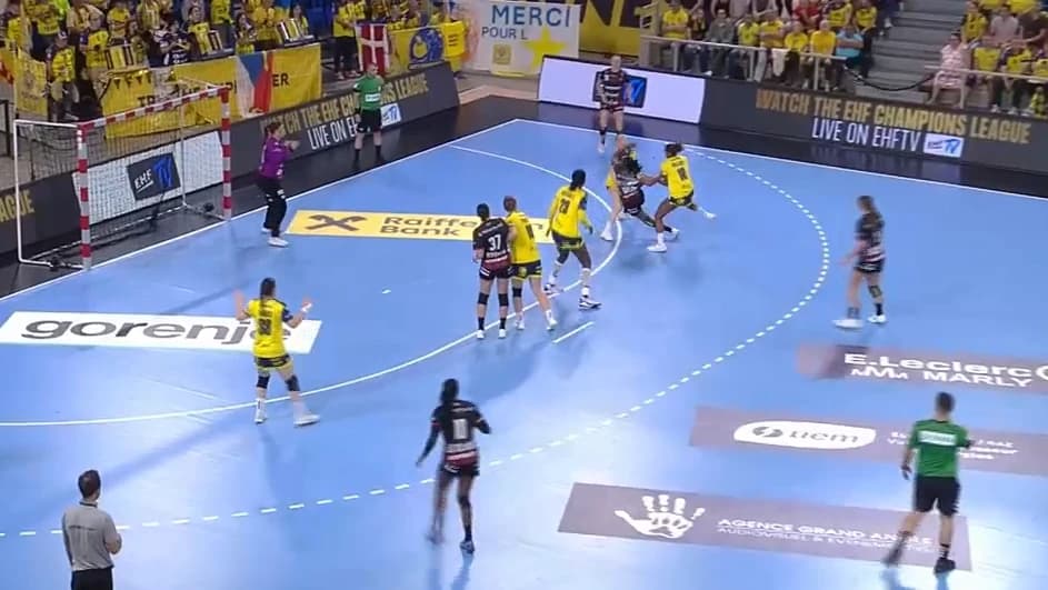 Metz - Gloria Bistrița 40-26, în EHF Champions League. Campioana Europei, mult prea bună pentru camp