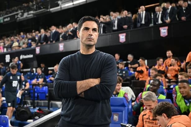 Mikel Arteta fires Arsenal stars Fleetwood warning and makes Viktor Gyokeres admission