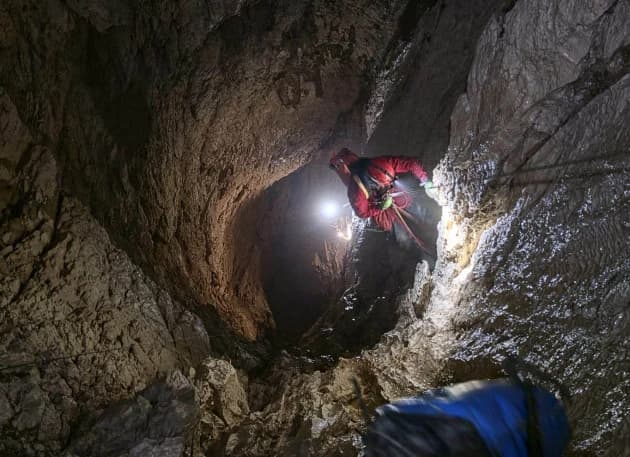 Minus 815 metri, noul record atins în Piatra Craiului